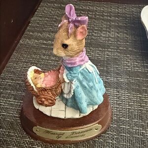 Harriet the Dormouse #LN-06 by Leonardo Figurine vintage 1989